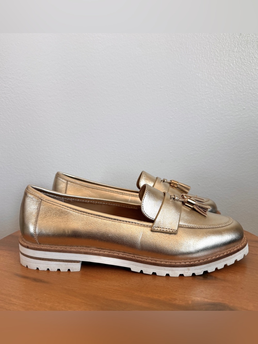 TALBOTS Laura Tassel Slip On Loafers GOLD Sz 7
